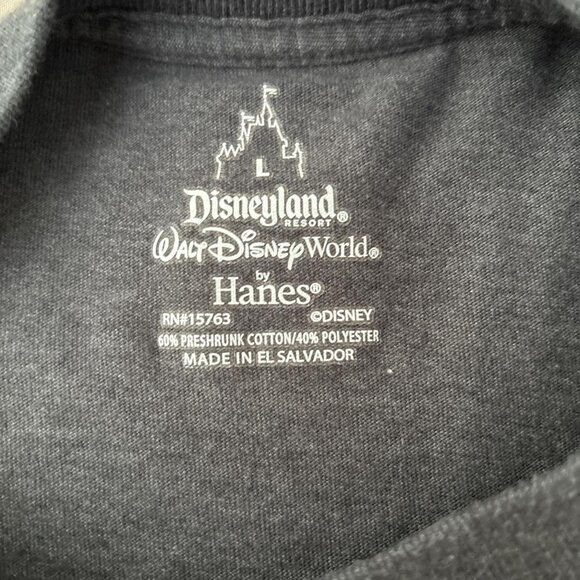 Disneyland Resort Mickey Mouse T-shirt. - Picture 3 of 5